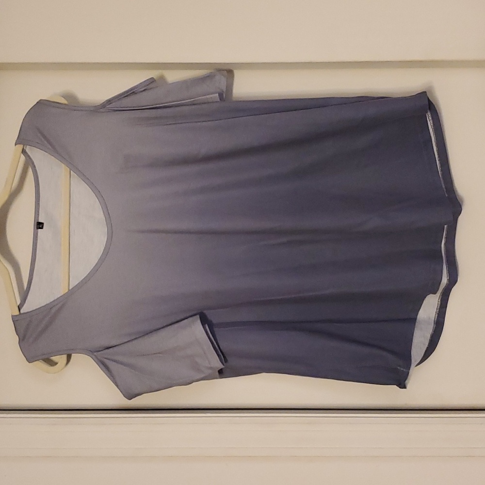 Boutique Women's Gray fade peek a boo short sleeve top Size XL